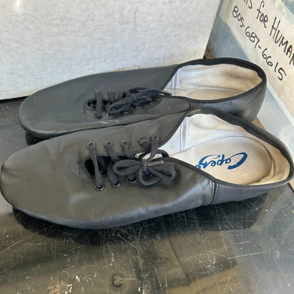 Women's Size 10.5 Capezio Black Split Sole Jazz Shoes